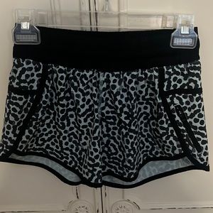 Lululemon Hotty Hot Short
